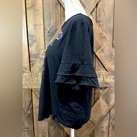 EUC Amaryllis Black Ruffle Sleeve Floral Embroidered Top Sz L - Picture 6 of 16